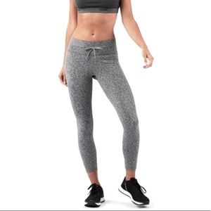Vuori Heather Grey Daily Performance Leggings.